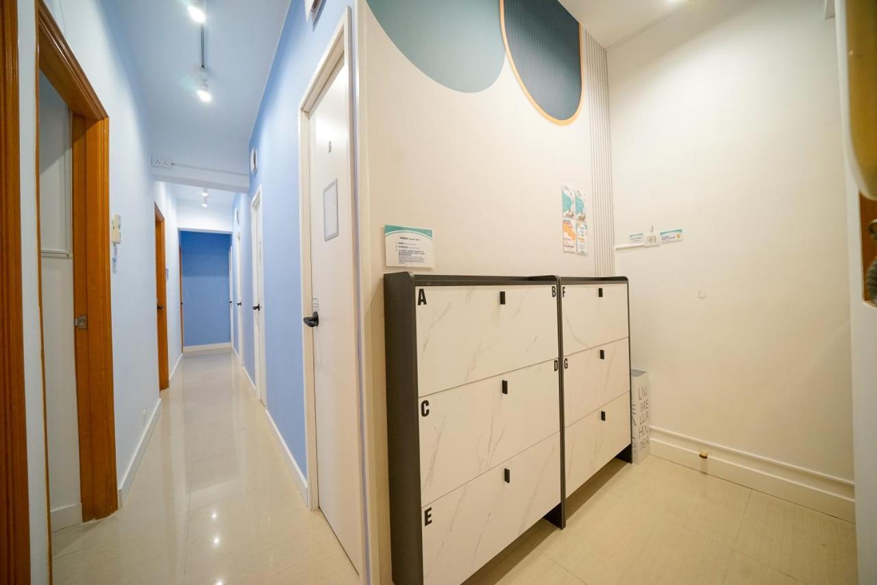 Student - 276 Gloucester Road Hong Kong